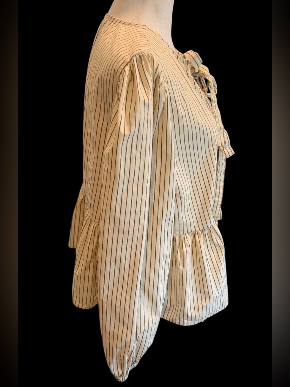 Miou Muse Cream Pinstripe Tie-Front Woven Blouse Top Bubble Long Sleeve Size M - Picture 8 of 10